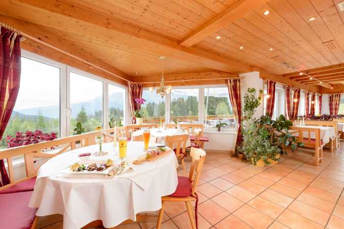 Essen-gehen - PLZ 87561 (Deutschland) - Wintergarten Alpengasthof Hörnlepass  3 Sterne superior - Alpengasthof Hörnlepass