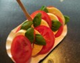 Restaurant: Tomate Mozarella mit Basilikum und Olivenoel - Steffi's Pausenbox 