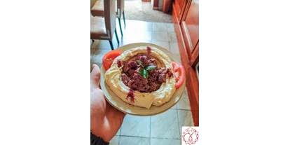 Essen-gehen - Ambiente: klassisch - Hummus mit Rindfleisch - Eleven Eleven Restaurant & Tagesbar - Salzburg