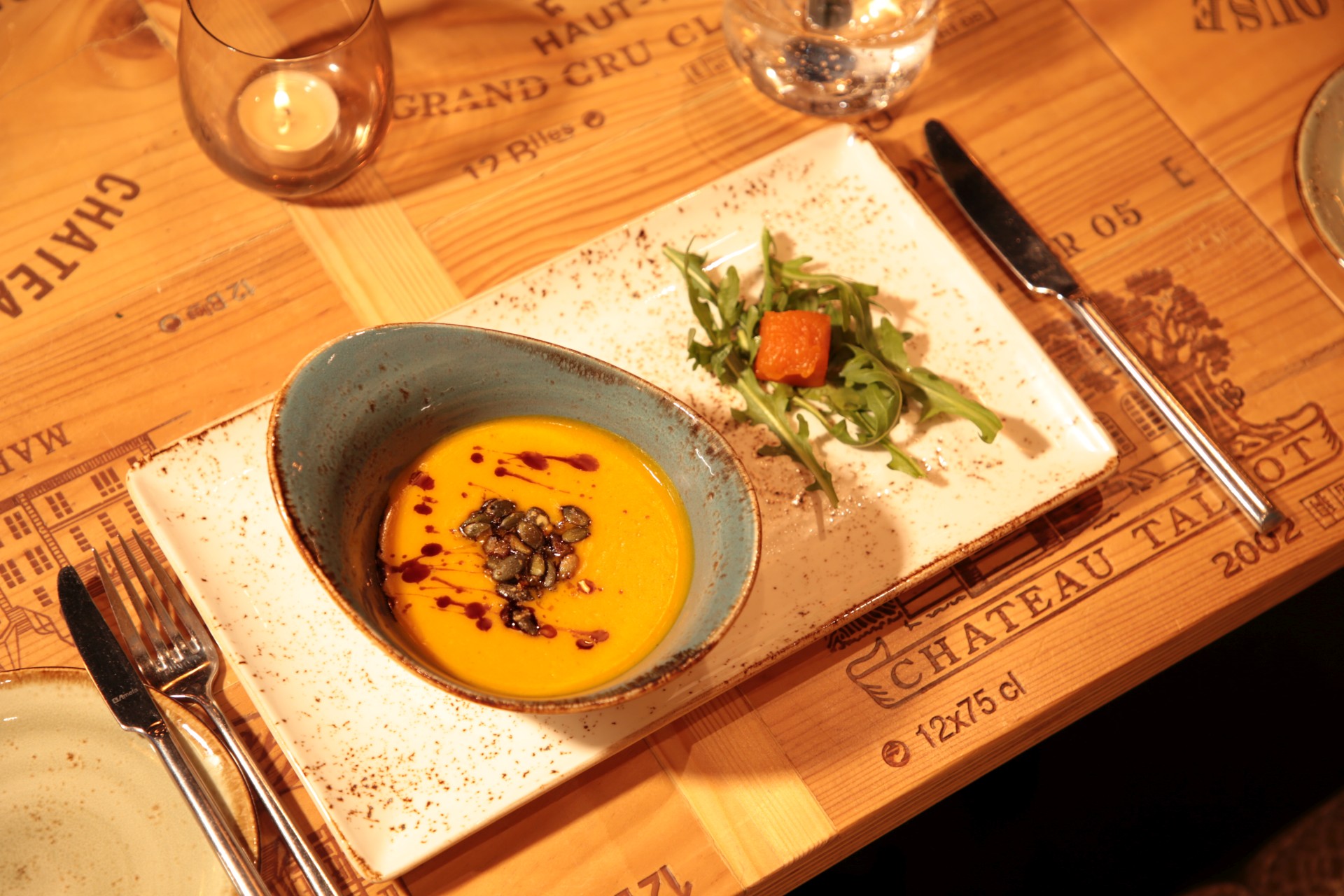 Restaurant: Kürbiscremesuppe - Restaurant Maracana