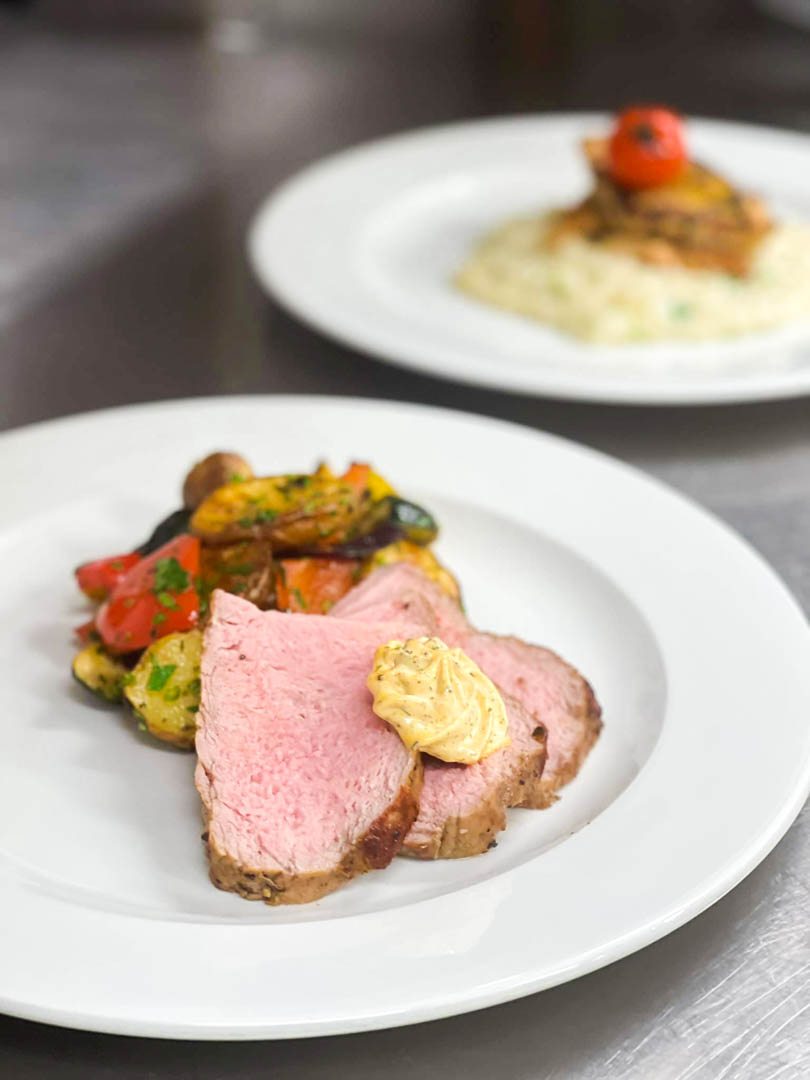 Restaurant: Kalbslende vom Grill mit Kräuterbutter - pure CUISINE by GAVESI