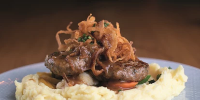 Essen-gehen - Jois - KALBSBUTTERSCHNITZEL. Kartoffelpüree. Gemüse. SERVUS-Senf hausgemacht. - SERVUS Parndorf