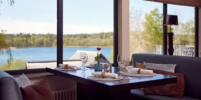 Essen-gehen - Ambiente: klassisch - Restaurant THE VIEW - Van der Valk Naturresort Drewitz - mit Blick auf den Drewitzer See - Restaurant THE VIEW - Van der Valk Naturresort Drewitz