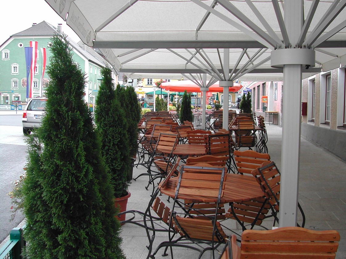 Restaurant: Der Gastgarten mit Blick über den Tamsweger Marktplatz - Ristorante Pizzeria Toscana