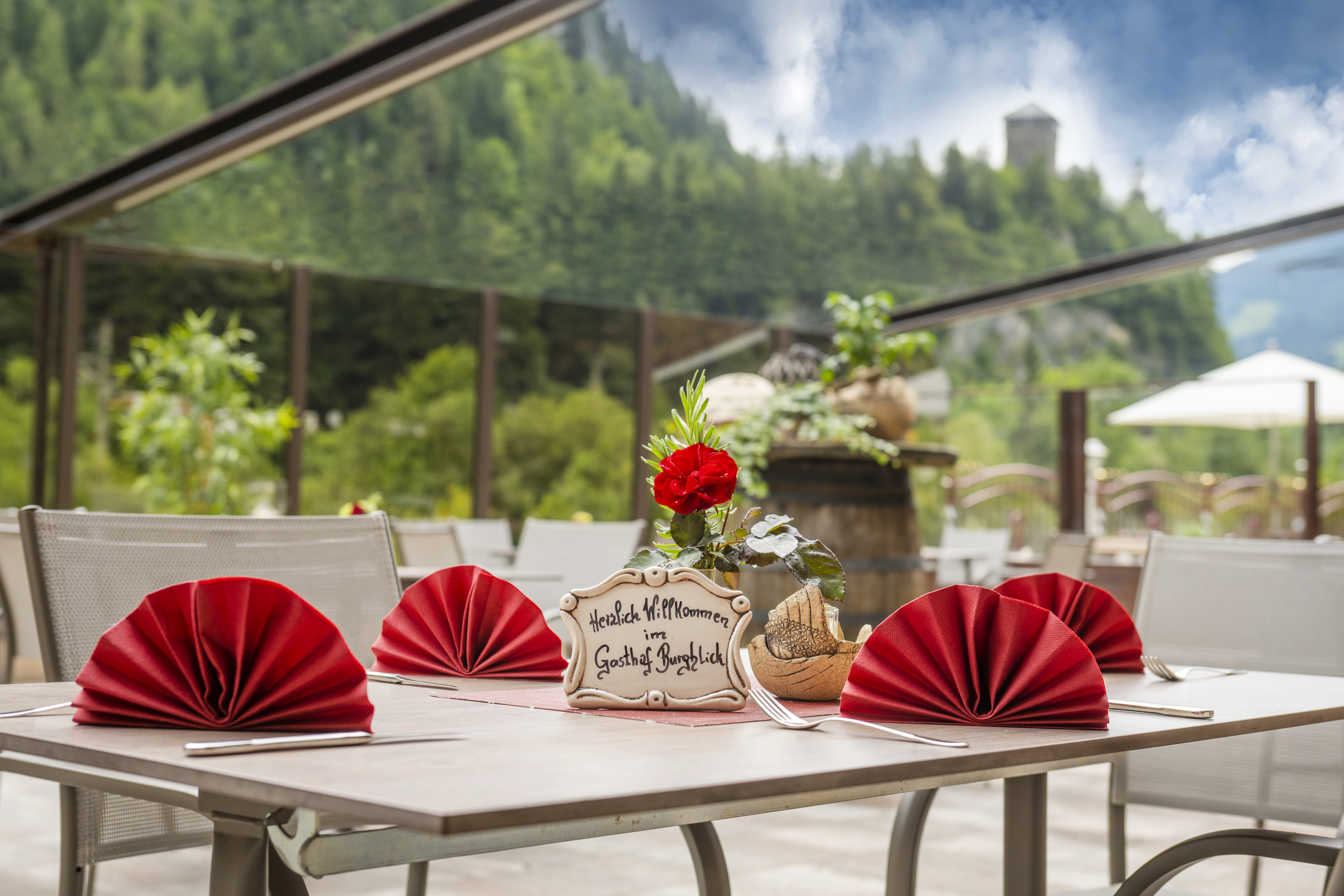 Essen-gehen - Live Musik abends - Gasthof-Hotel-Restaurant Burgblick