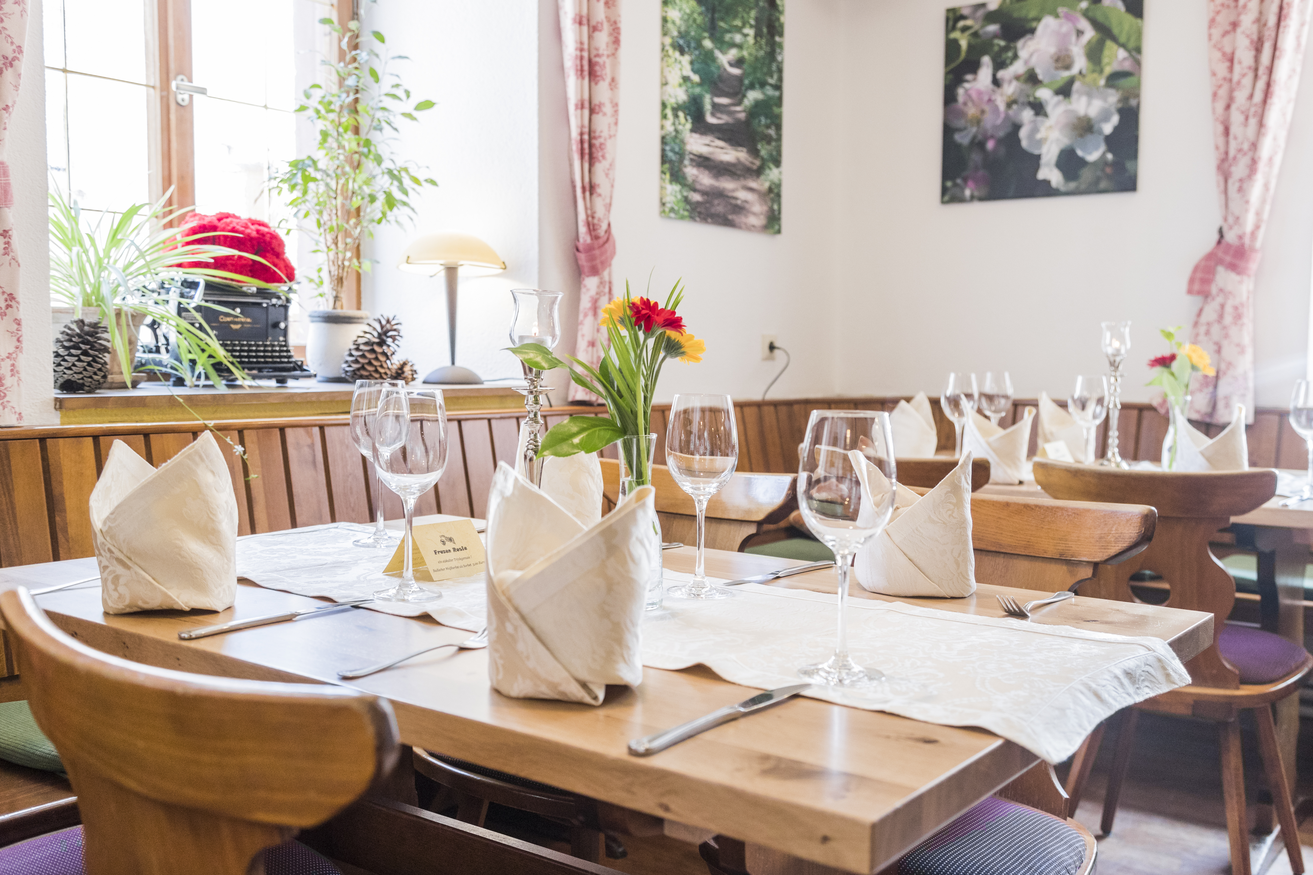 Essen-gehen - PLZ 79219 (Deutschland) - Hotel Restaurant Zum Ochsen