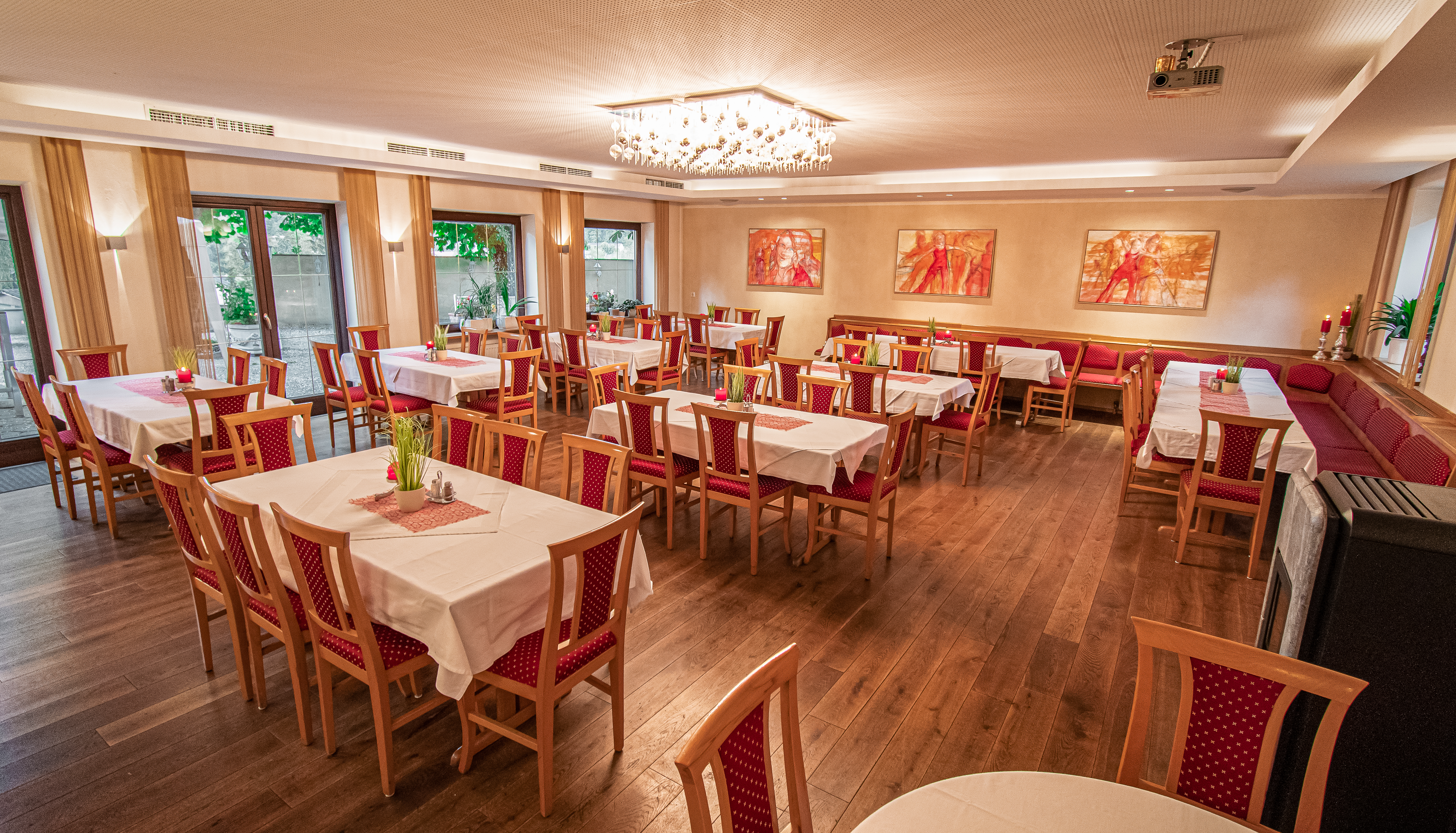 Essen-gehen - Thann (Dietach) - Speisesaal - Gasthof Pöchhacker