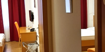Essen-gehen - PLZ 2491 (Österreich) - Doppelzimmer
Bad mit Dusche
WC getrennt - Martinihof Hotel Restaurant