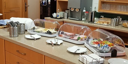 Essen-gehen - PLZ 2491 (Österreich) - Frühstücksbuffet - Martinihof Hotel Restaurant