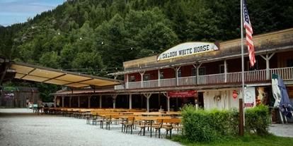 Essen-gehen - Ambiente: klassisch - Außenbereich - Restaurant Western Steakhouse Zillertal