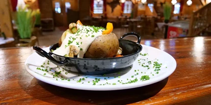 Essen-gehen - Ambiente: klassisch - Ofenkartoffel - Restaurant Western Steakhouse Zillertal