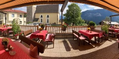 Essen-gehen - Fügenberg - Gasthof direkt an der Notburgakirchen - Kirchenwirt Maurach am Achensee mit Kinderspielplatz