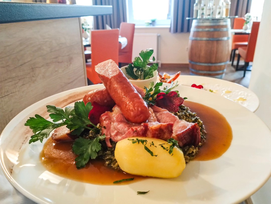 Restaurant: Robert's