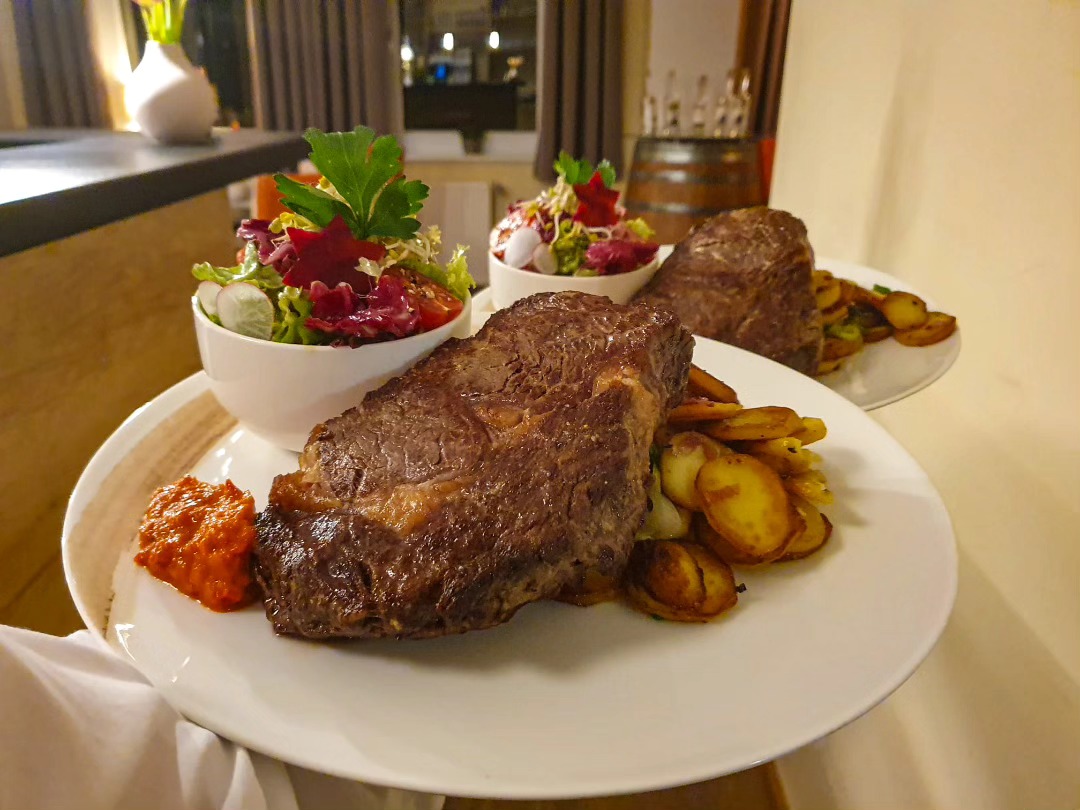 Restaurant: Robert's