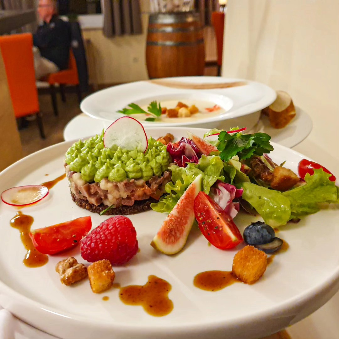 Restaurant: Robert's