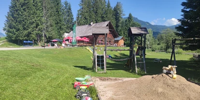 Essen-gehen - Art der Küche: österreichisch - Ausseerland - Salzkammergut - Alm mit Spielplatz von außen - Eselalm