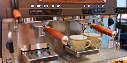 Essen-gehen - Ambiente: klassisch - Abensberger Kaffeerösterei - Café | Brunch | Drinks