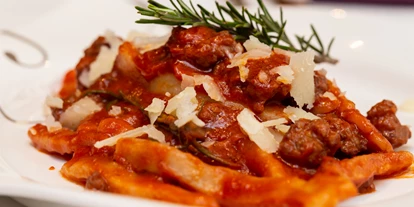 Essen-gehen - Ambiente: klassisch - Strozzapretti mit italienischer Salsiccia - Dal Toscano