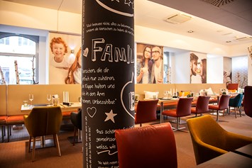Restaurant: Family and Friends - Family and Friends