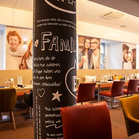 Restaurant: Family and Friends - Family and Friends