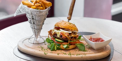 Essen-gehen - Sitzplätze im Freien - Wien Wieden - Burger - GO!Wien
