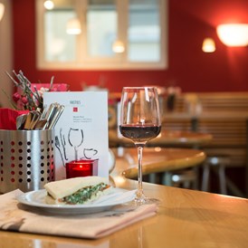 Restaurant: Der gemütliche Gastraum.
Foto © Thomas Genser - Fasties food, wine & coffee