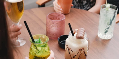 Essen-gehen - Sitzplätze im Freien - Wien Wieden - 1010 Wien, Cocktail Bar mit guten Cocktails - Afterwork Drinks in Wien @ Chill Out Lounge I Cocktailbar Stadtzentrum Wien
Best After Work Drinks in Vienna @ Chill Out Lounge I Cocktail Bar City Centre Vienna / Schanigarten, Terrasse  - Chill Out Lounge I Cocktailbar Wien