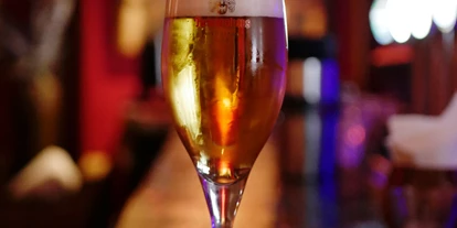 Essen-gehen - Sitzplätze im Freien - Wien Wieden - 1010 Wien, Cocktail Bar mit guten Cocktails - Afterwork Drinks in Wien @ Chill Out Lounge I Cocktailbar Stadtzentrum Wien
Best After Work Drinks in Vienna @ Chill Out Lounge I Cocktail Bar City Centre Vienna / Bier - Chill Out Lounge I Cocktailbar Wien