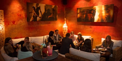 Essen-gehen - Sitzplätze im Freien - Wien Wieden - Die besten Afterwork Cocktails in Wien @ Chill Out Lounge I Cocktailbar Wien
Best After Work in Vienna @ Chill Out Lounge I Cocktail Bar Vienna - Chill Out Lounge I Cocktailbar Wien