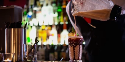 Essen-gehen - Sitzplätze im Freien - Wien Wieden - Chilling Banana Cocktail - Die besten Cocktails in Wien @ Chill Out Lounge I Cocktailbar Wien
Chilling Banana Cocktail - Enjoy the best cocktails in Vienna @ Chill Out Lounge I Cocktail Bar Vienna - Chill Out Lounge I Cocktailbar Wien