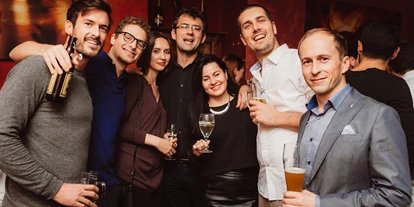 Essen-gehen - Sitzplätze im Freien - Wien Wieden - Die besten Afterwork Drinks in Wien @ Chill Out Lounge I Cocktailbar Stadtzentrum Wien
Best After Work Drinks in Vienna @ Chill Out Lounge I Cocktail Bar City Centre Vienna /
Come in and chill out!
 - Chill Out Lounge I Cocktailbar Wien