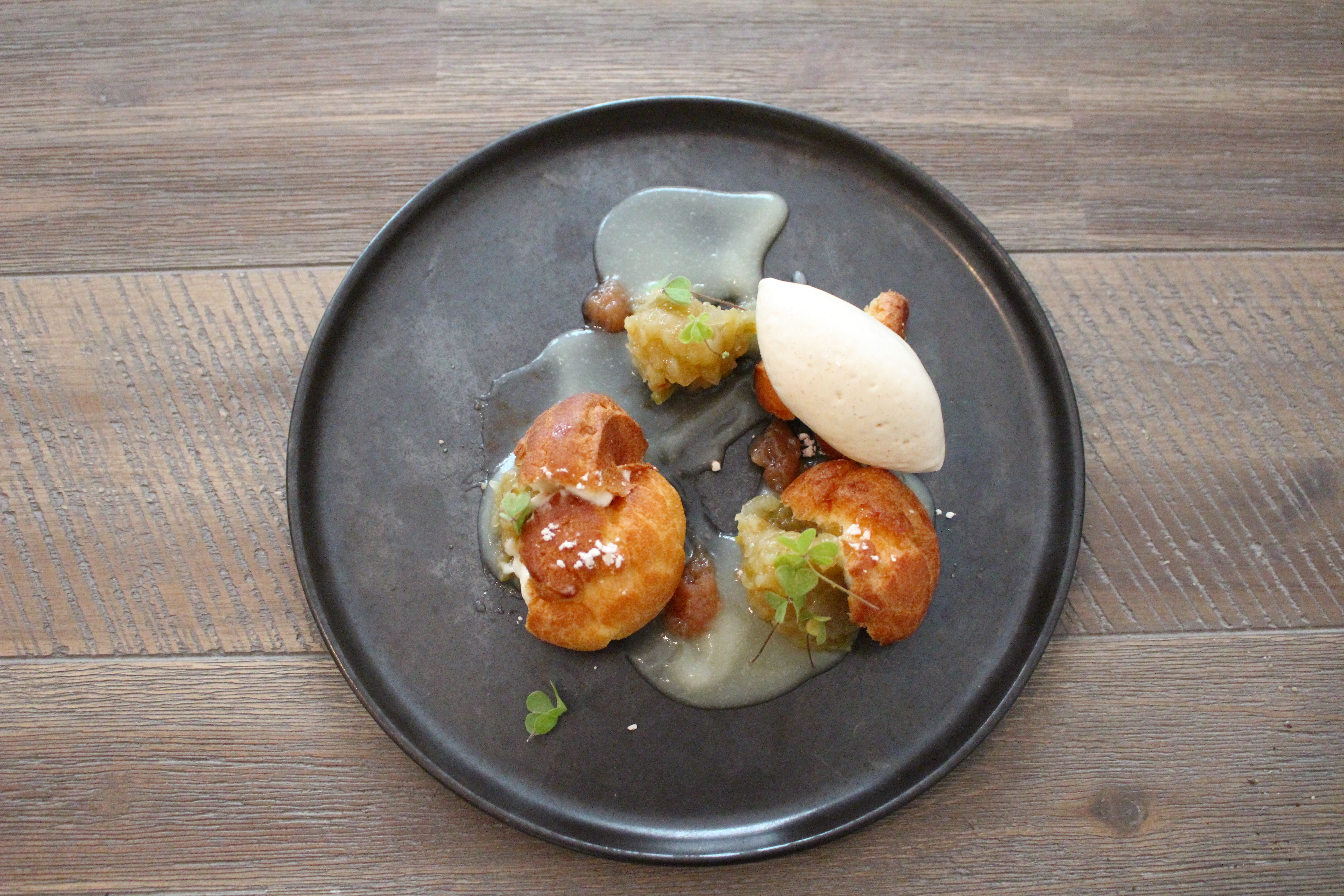 Essen-gehen - grüner Gastgarten - Wien Mariahilf - MAST Weinbistro