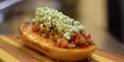 Essen-gehen - Sitzplätze im Freien - Wien Wieden - Butternuss Kürbis Ratatouille Ziegenkäse Kernöl - Witwe Bolte