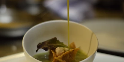 Essen-gehen - Sitzplätze im Freien - Wien Wieden - Bärlauch Cremesuppe Van Tan Taschen Asiatisches Gemüse Ziegenkäse - Witwe Bolte