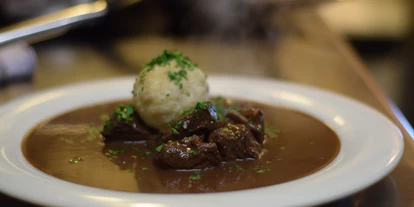 Essen-gehen - Sitzplätze im Freien - Wien Wieden - Wild-Ragout Semmelknödel - Witwe Bolte