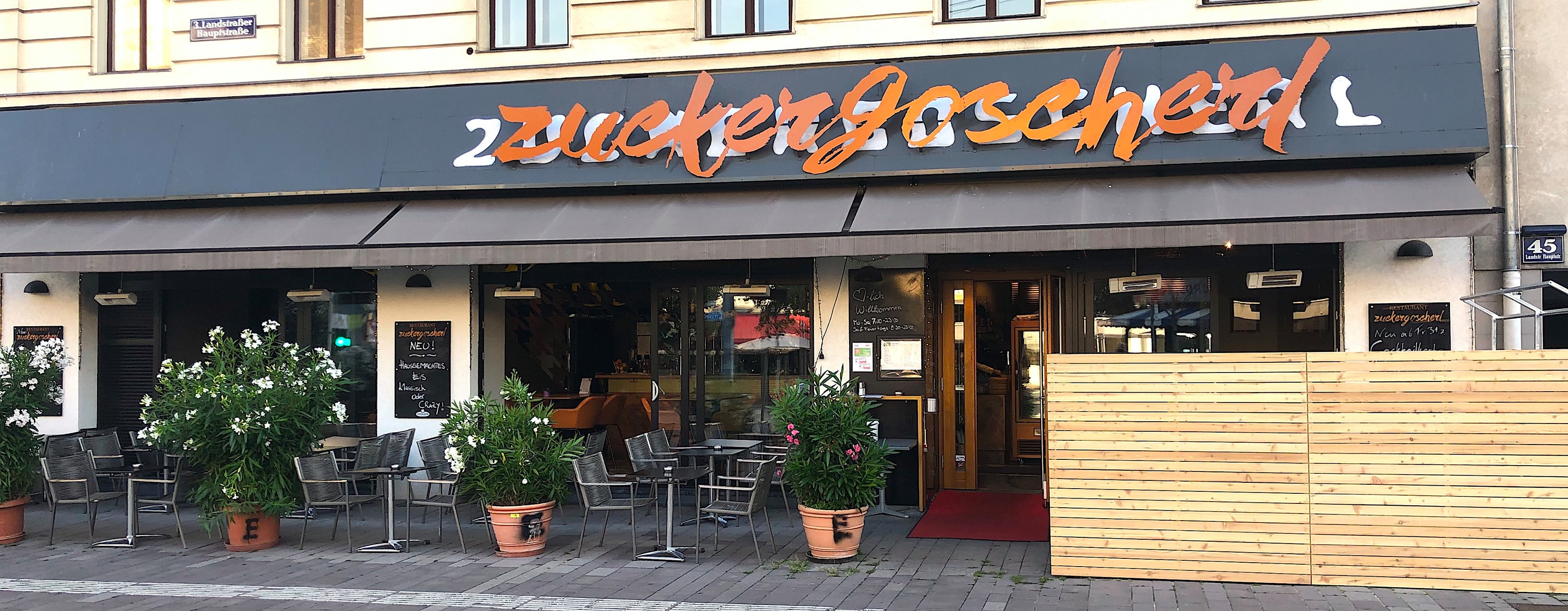 Essen-gehen - grüner Gastgarten - Wien Mariahilf - zuckergoscherl am Rochusmarkt  - Zuckergoscherl am Rochusmarkt