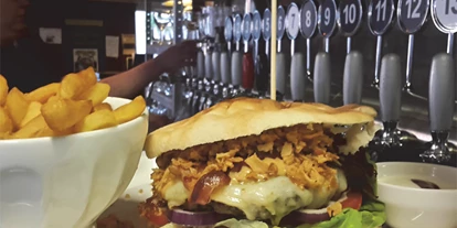 Essen-gehen - Sitzplätze im Freien - Wien Wieden - Bier & Burger - Hawidere