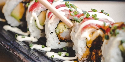Essen-gehen - Sitzplätze im Freien - Wien Wieden - Surf & Turf Roll - IkI Restaurant