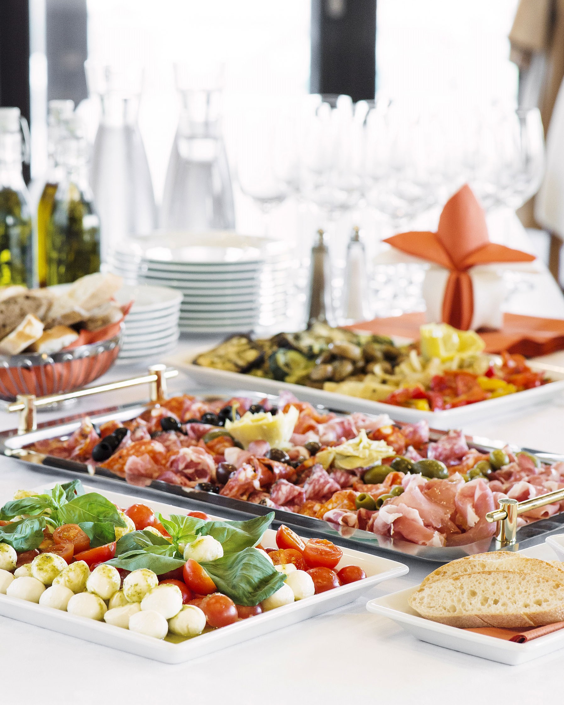 Essen-gehen - grüner Gastgarten - Wien Mariahilf - Buffet - Terra Rossa