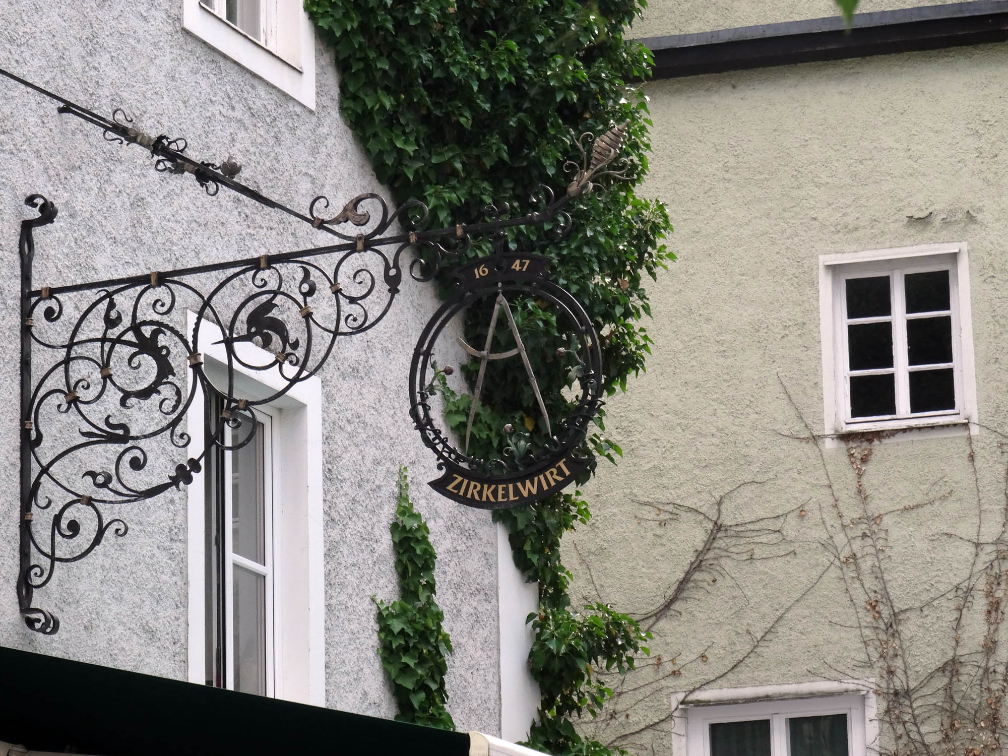 Essen-gehen - Sitzplätze im Freien - Salzburg - Gasthaus Zum Zirkelwirt