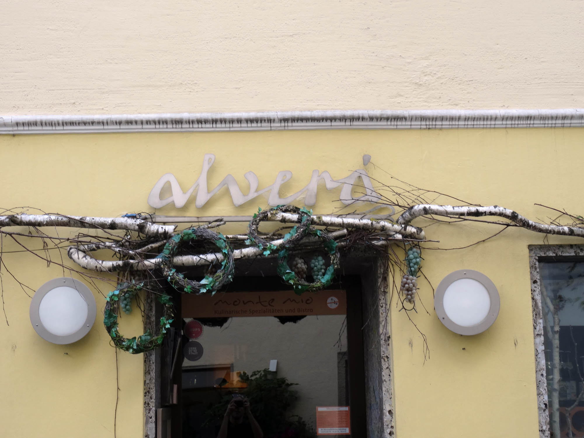 Essen-gehen - PLZ 5026 (Österreich) -  Alvera Monte Mio