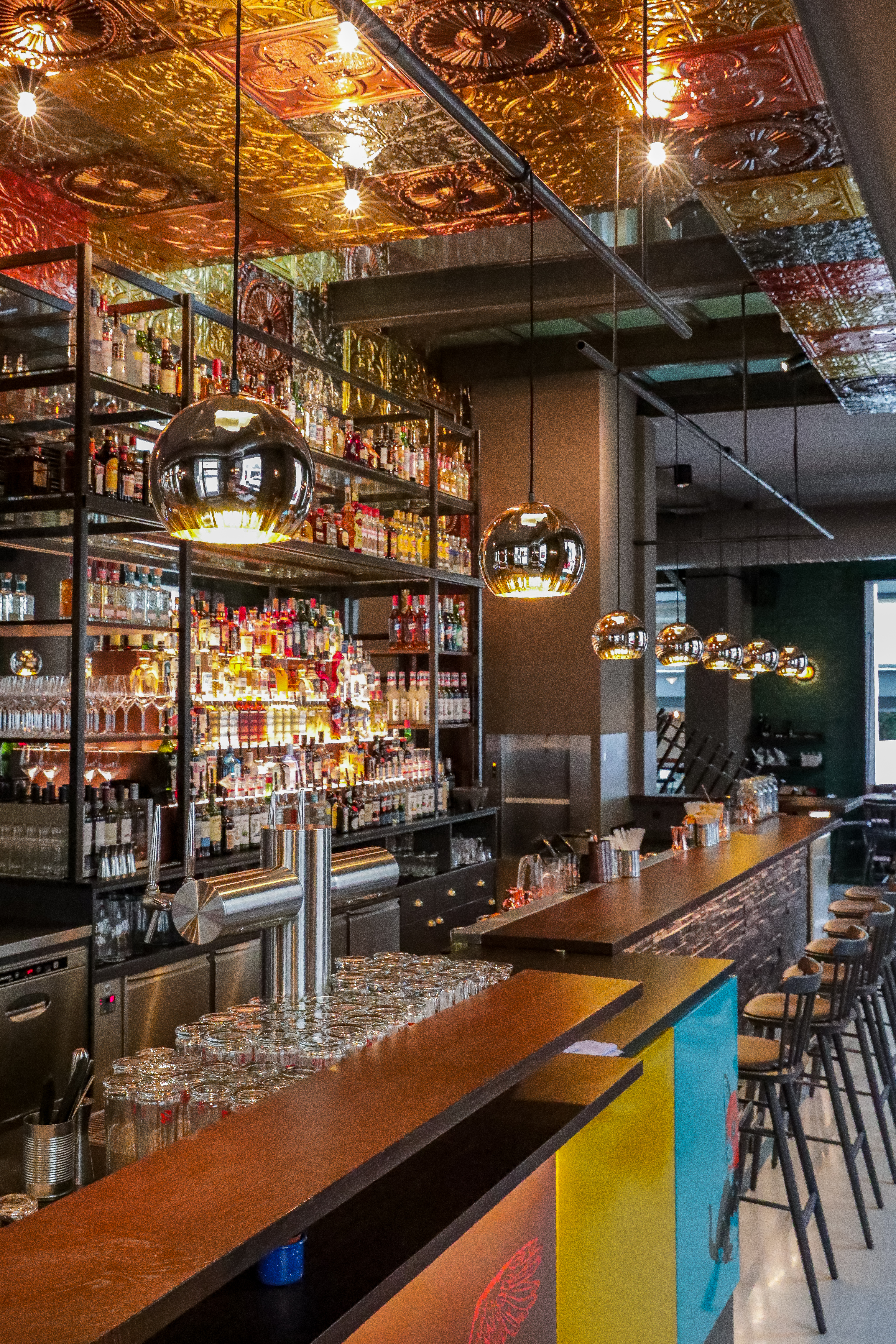 Essen-gehen - Schwechat - Santos Neubau