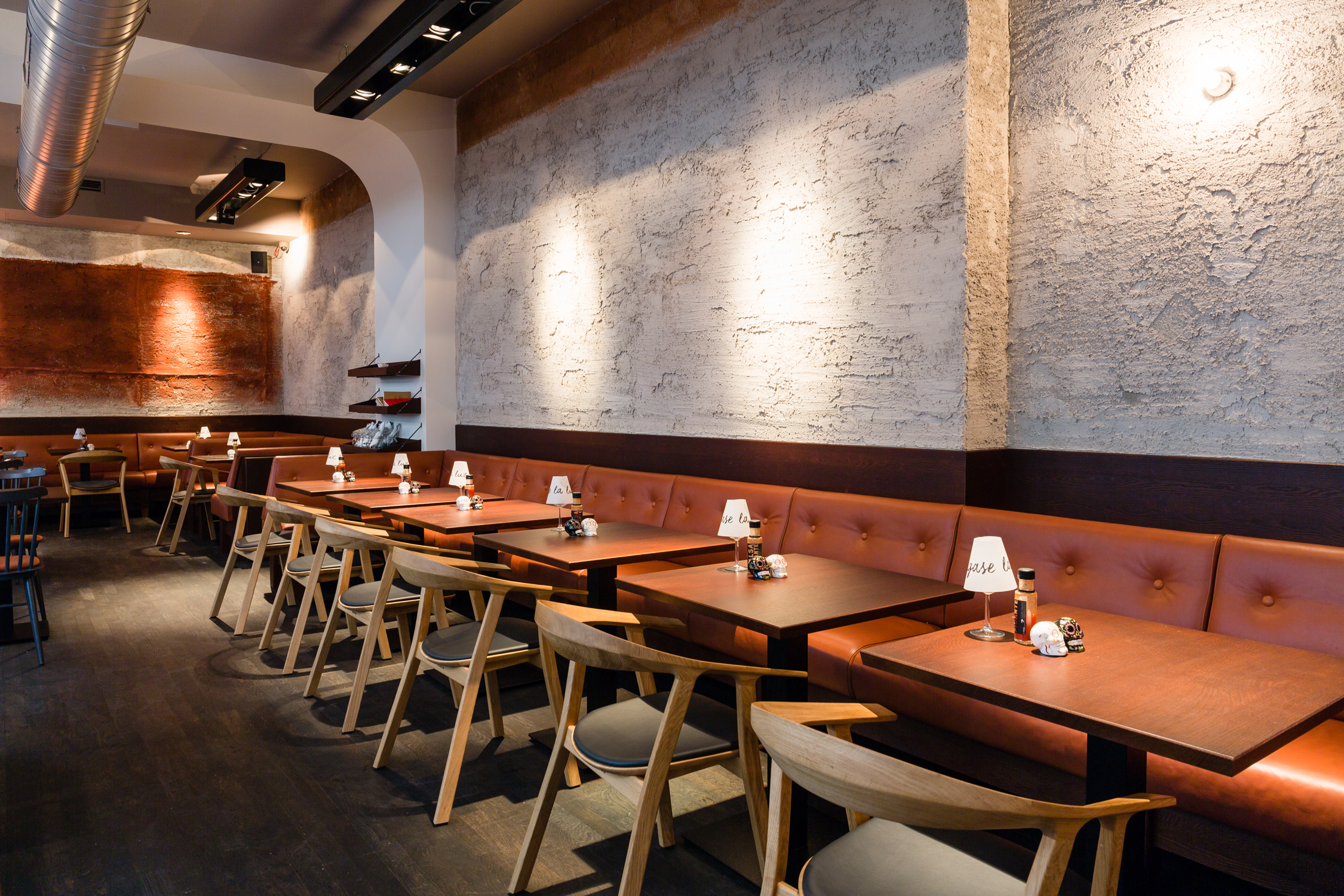 Essen-gehen - Schwechat - Santos Neubau