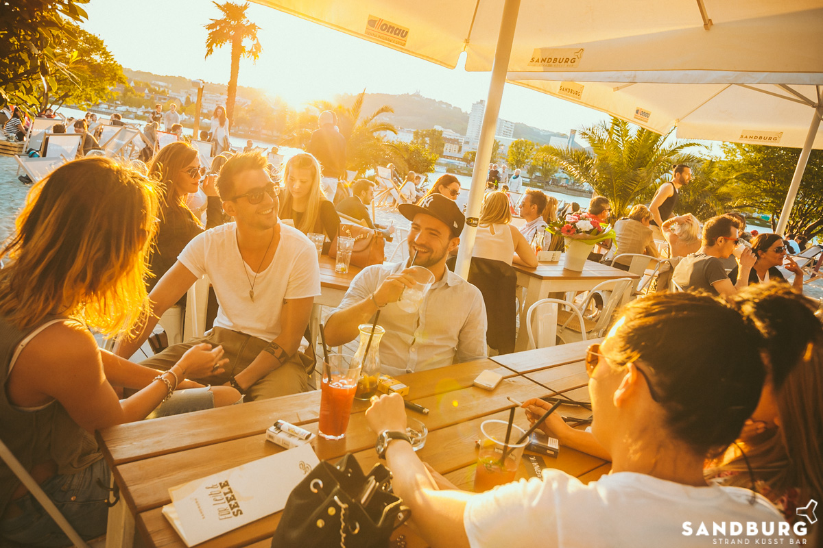 Restaurant: Sandburg – Strand küsst Bar