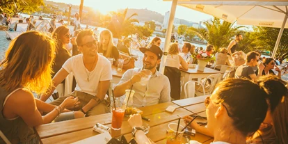 Essen-gehen - Altenberg bei Linz - Sandburg – Strand küsst Bar