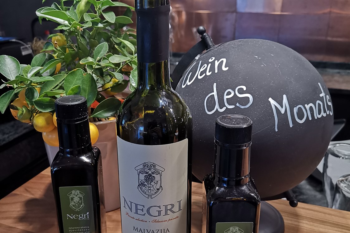 Restaurant: Ausgewählte Weine aus dem In-und Ausland  - Die Stube im Maximilianhof 