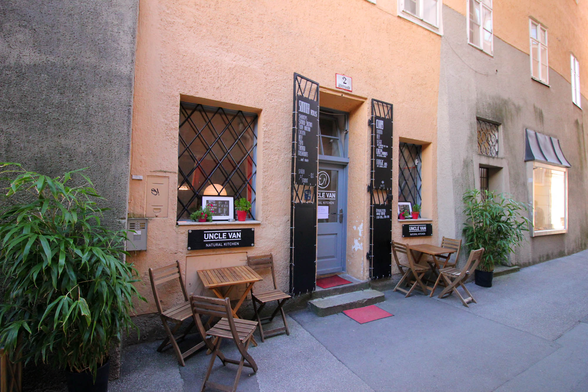 Essen-gehen - PLZ 5082 (Österreich) - Uncle Van Zen