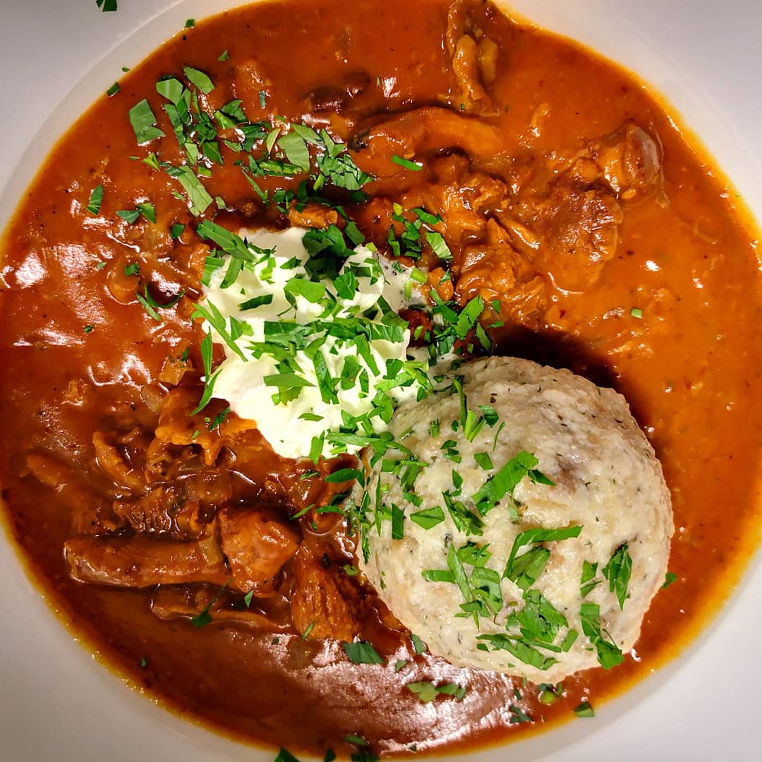 Restaurant: Schwammerlgulasch mit Semmelknödel - Hapimag Resort Zell am See - Restaurant "Insa's"