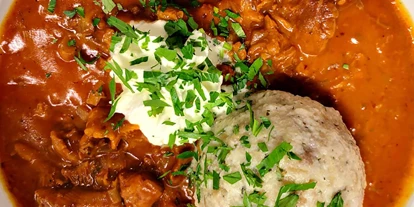 Essen-gehen - Ambiente: klassisch - Schwammerlgulasch mit Semmelknödel - Hapimag Resort Zell am See - Restaurant "Insa's"
