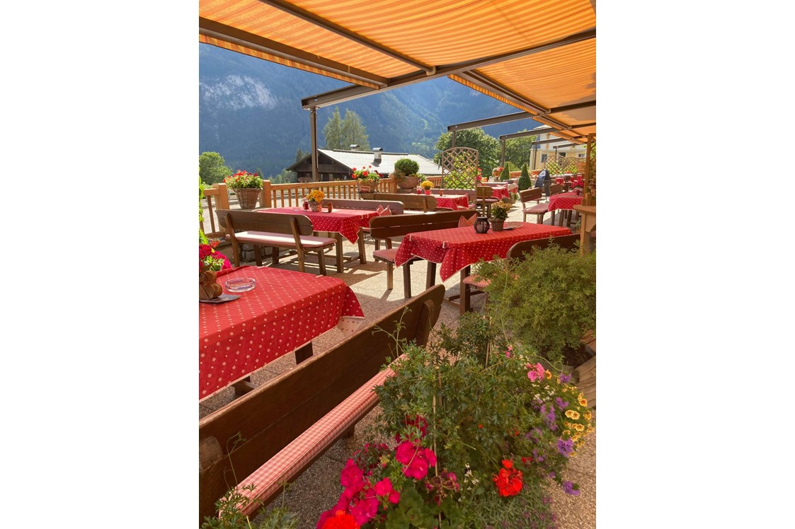 Restaurant: Sonnenterrasse für groß und klein,
Kinderspielplatz - Kirchenwirt in Maurach Achensee